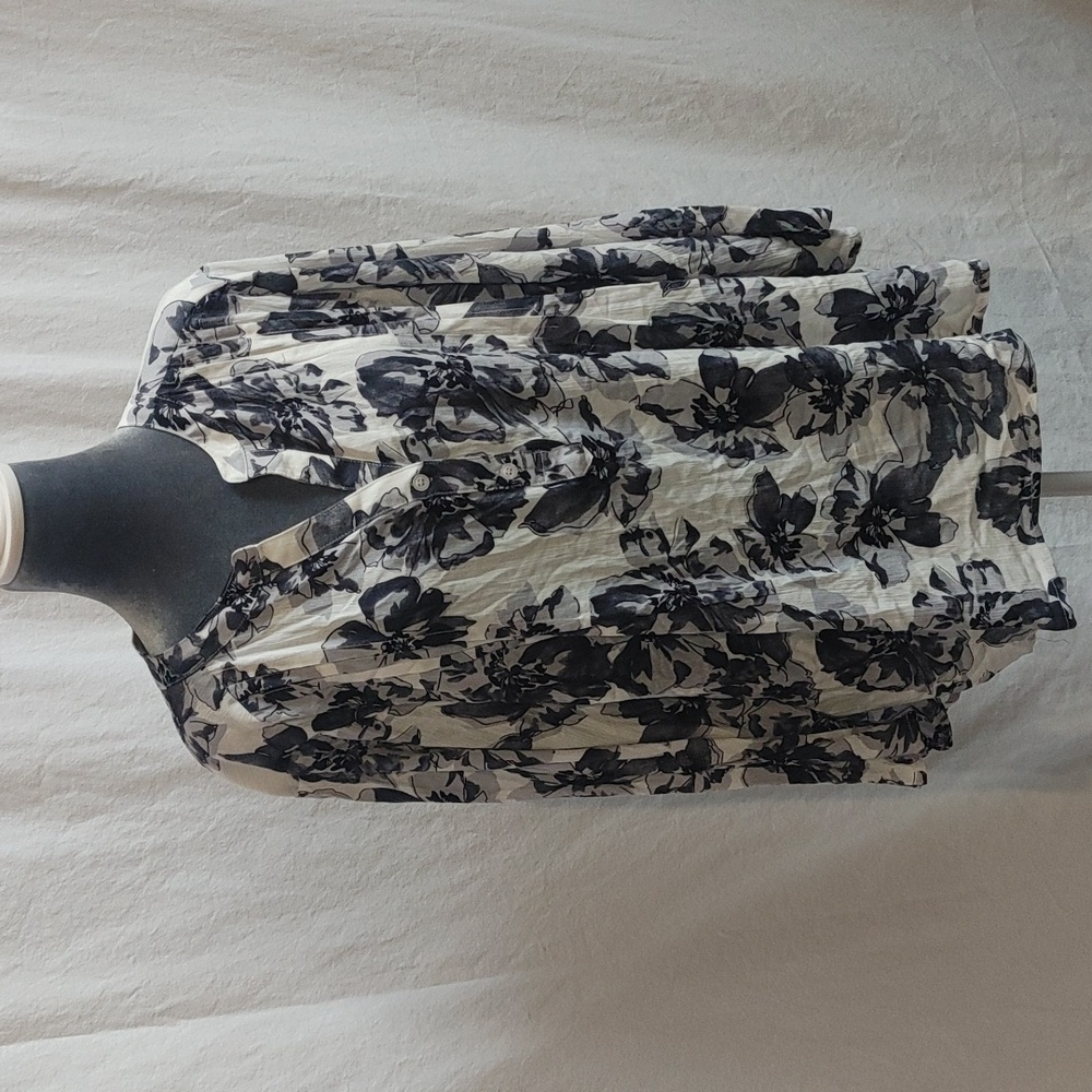 Monday Fun/Stitch Fix Floral Kearney Henley Blouse